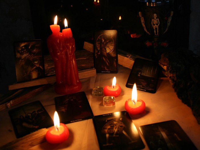 Диагностика свечами и на картах Таро в Золотково